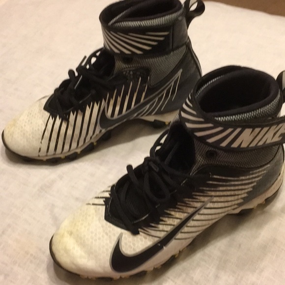 Nike Other - NIKE BOYS HIGH TOP CLEATS